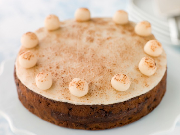 Simnel Cake © Depositphotos