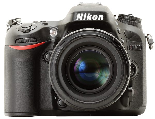 Nikon D7100, front image