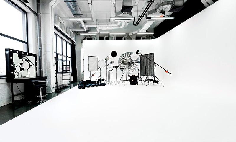 img-interior-cyclorama-white-angle-1