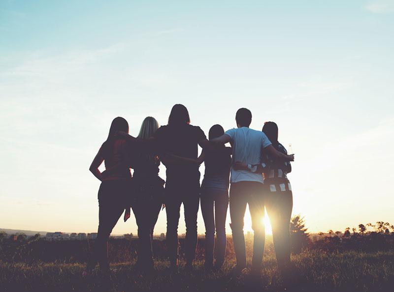 Tijana Moraca photography group of friends watching the sunset