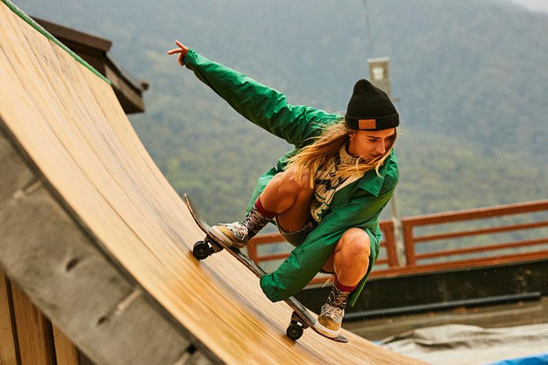 Evgeny Lobanov photography - woman skateboarding