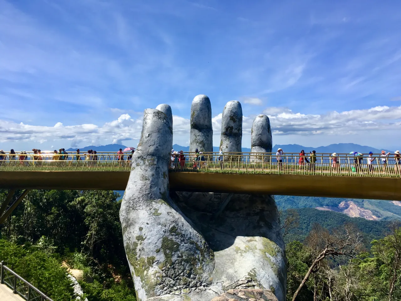 Megalophobia Test, The Golden Bridge, Ba Ha Hills, Vietnam