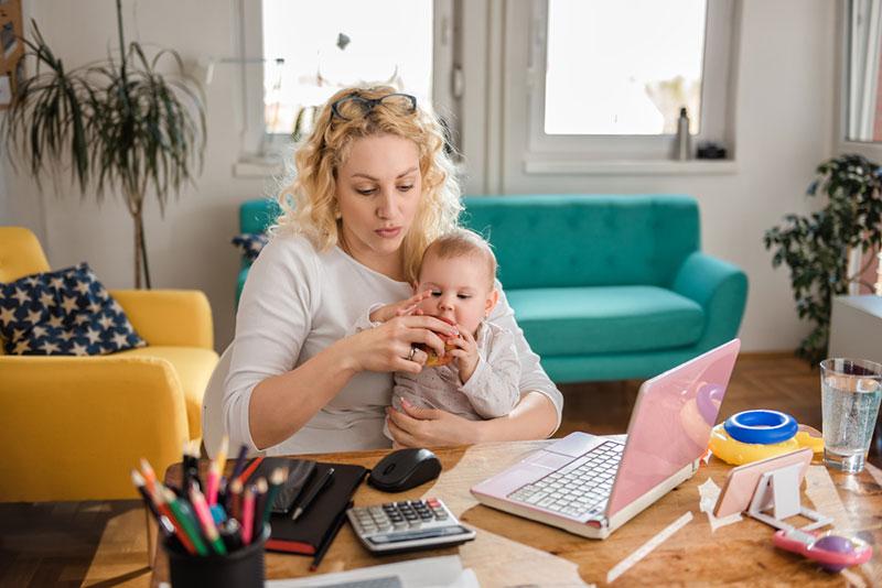 Photo collection: 10 Images Celebrating Mothers