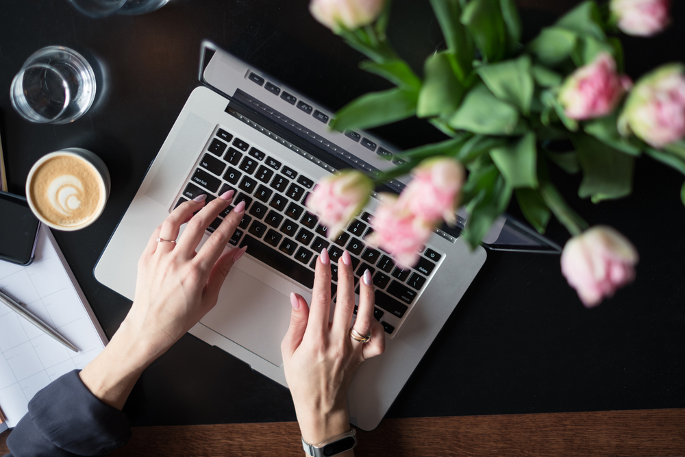 hands with laptop