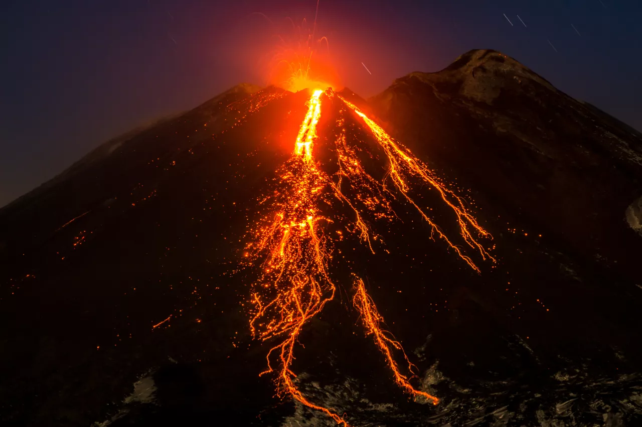 Q&A Com Fernando Privitera: Documentando Erupções Vulcânicas e Outras Aventuras de um Fotógrafo de Viagem