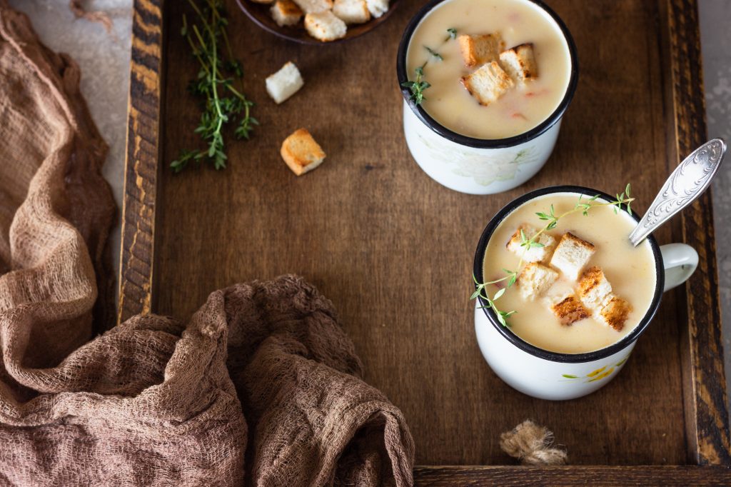 Delicioso primeiro prato aconchegante no inverno